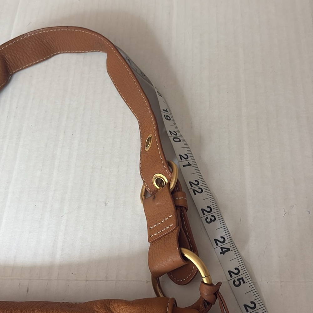 Luce leather hobo handbag, front pockets , back zip pouch, tan color - Picture 7 of 10